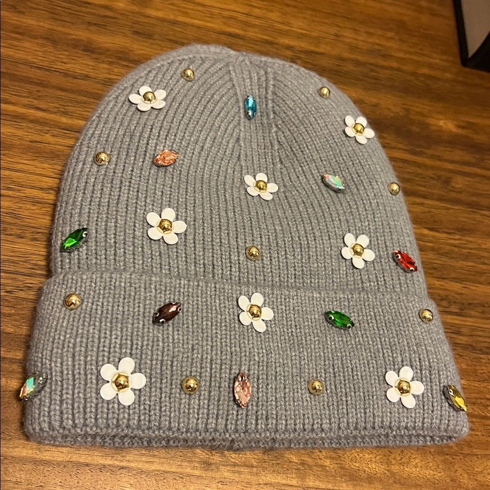 Embellished Gray Beanie with Floral Accents